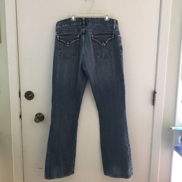 Curvy Flare GAP jeans. Ripped. Soft denim. 10 - Picture 5 of 7